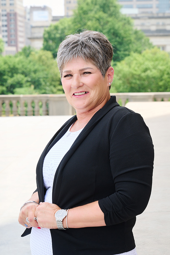 Lonnemann Team | Susan Schomberg Portrait | Find a Realtor in Indianapolis, IN | Real Estate Agents | Selling a House | Buy a House | Realtors near me